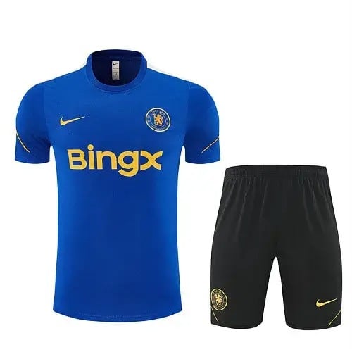 Chelsea 2026/27 Strike Training Kit