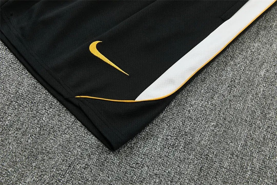 Chelsea 2026/27 Strike Training Kit