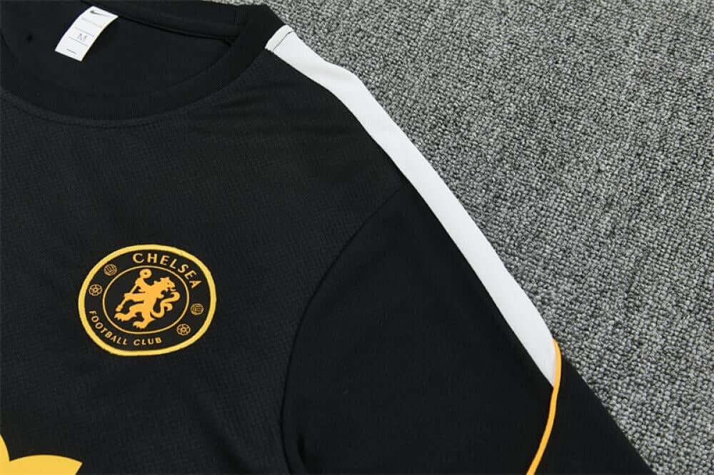 Chelsea 2026/27 Strike Training Kit
