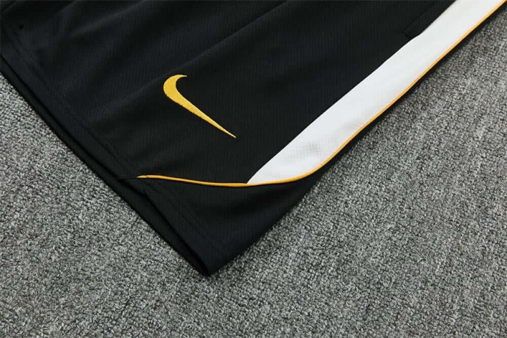 Chelsea 2026/27 Strike Training Kit