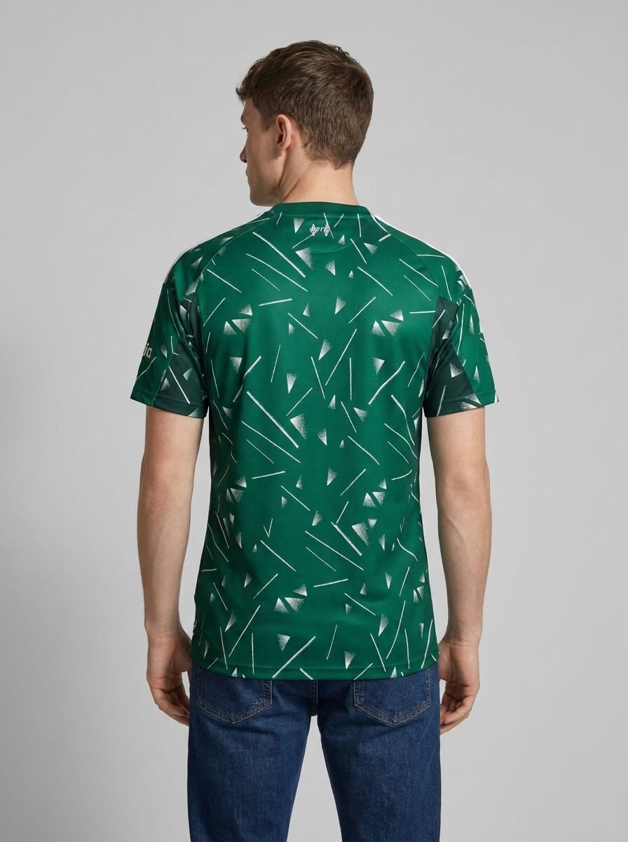 Liverpool 2026/27 Goalkeeper Jersey