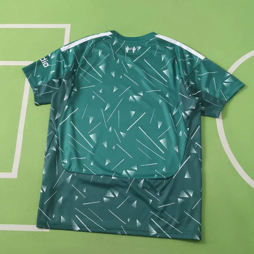 Liverpool 2026/27 Goalkeeper Jersey