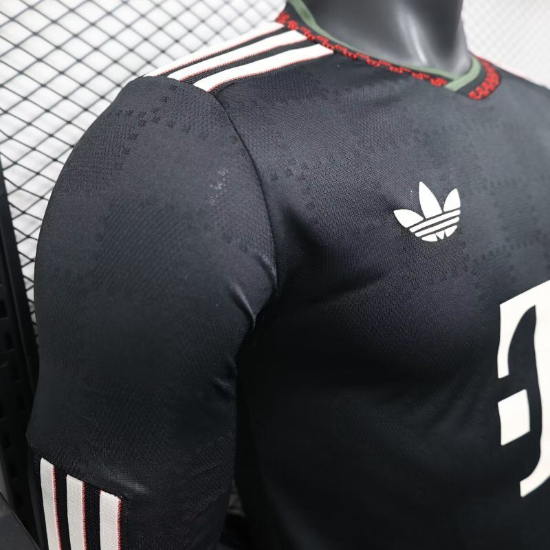 Bayern Munich Player Jersey Champions League 2025/26 - Long Sleeve